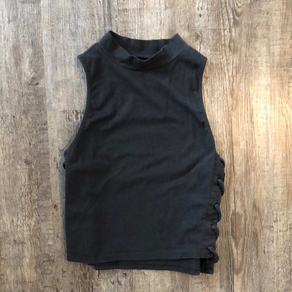 Kendall & Kylie Tie-Side Crop Top